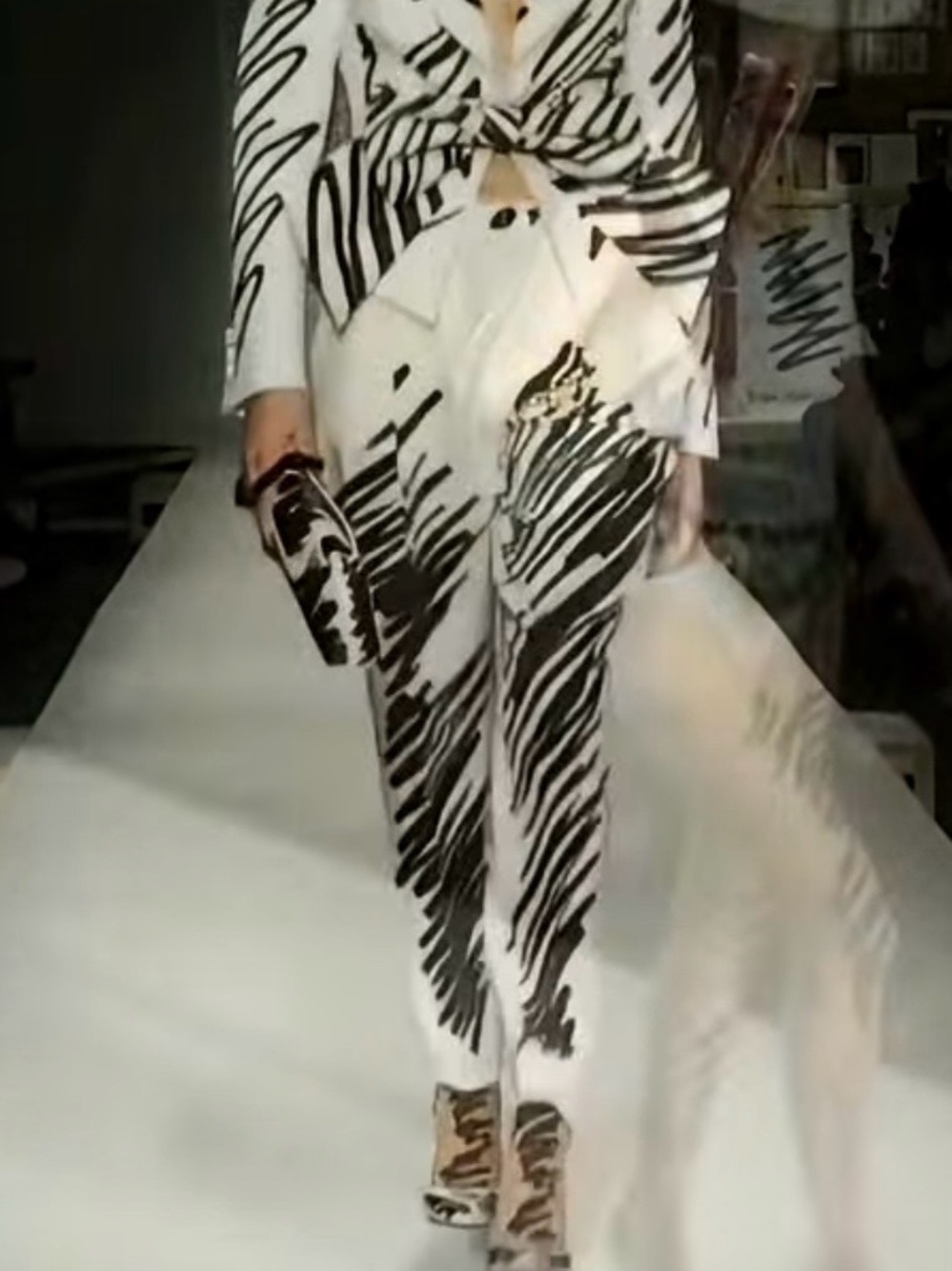 Beulah White and Black Abstract Print pants